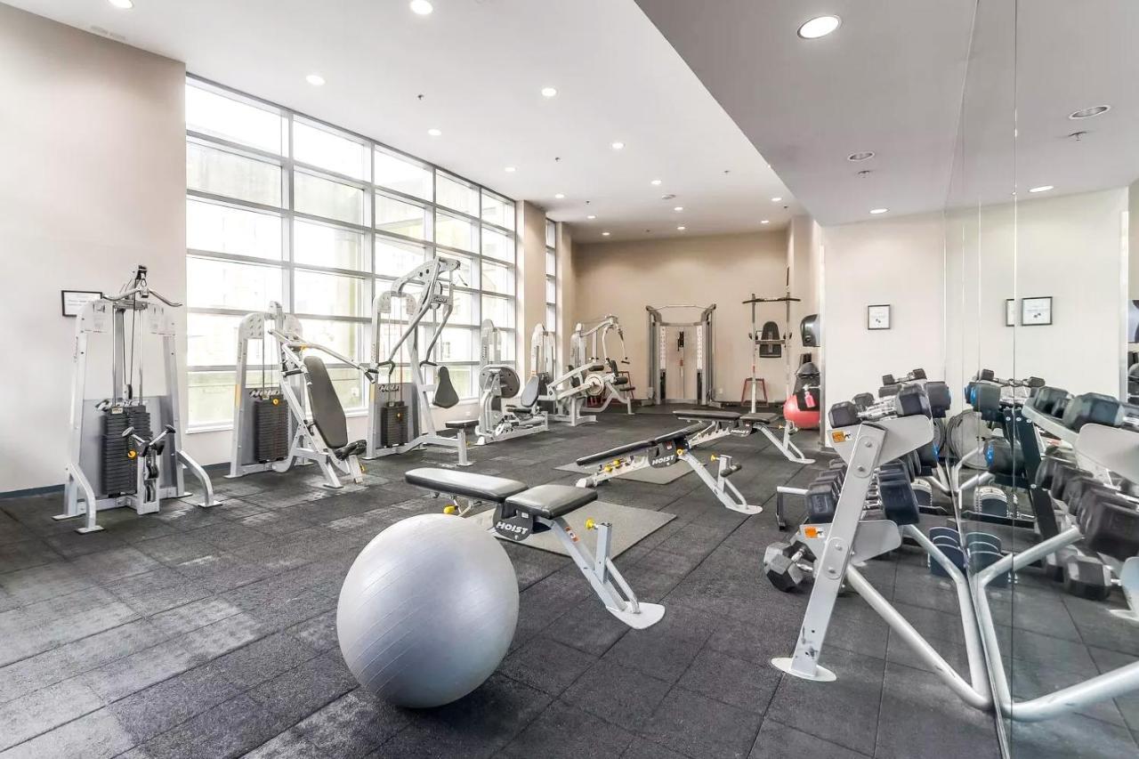 Heart Of Downtown 1 Bd Entire Condo - Pool, Gym, Parking, Office, Ac Vancouver Exterior photo