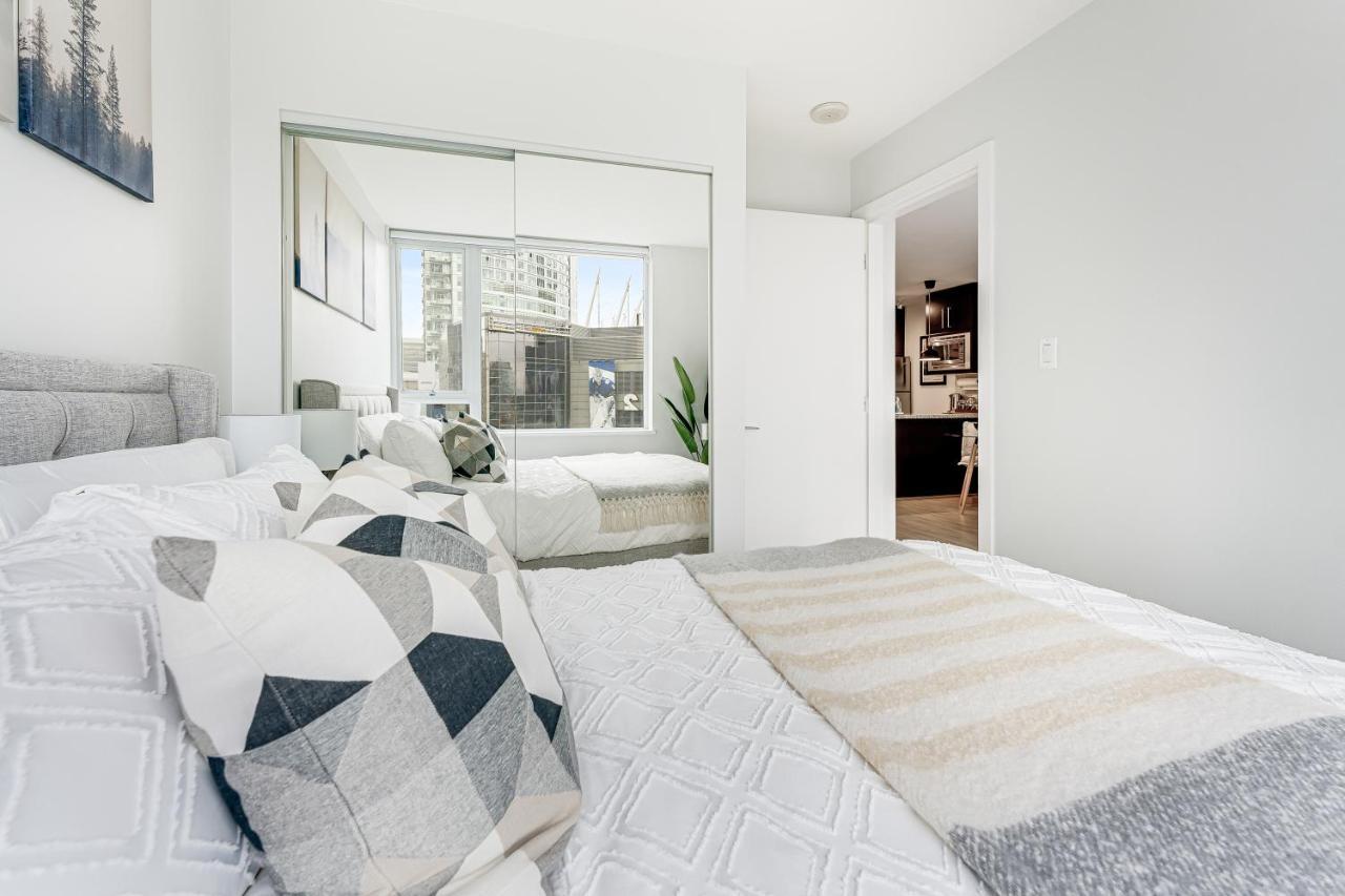 Heart Of Downtown 1 Bd Entire Condo - Pool, Gym, Parking, Office, Ac Vancouver Exterior photo