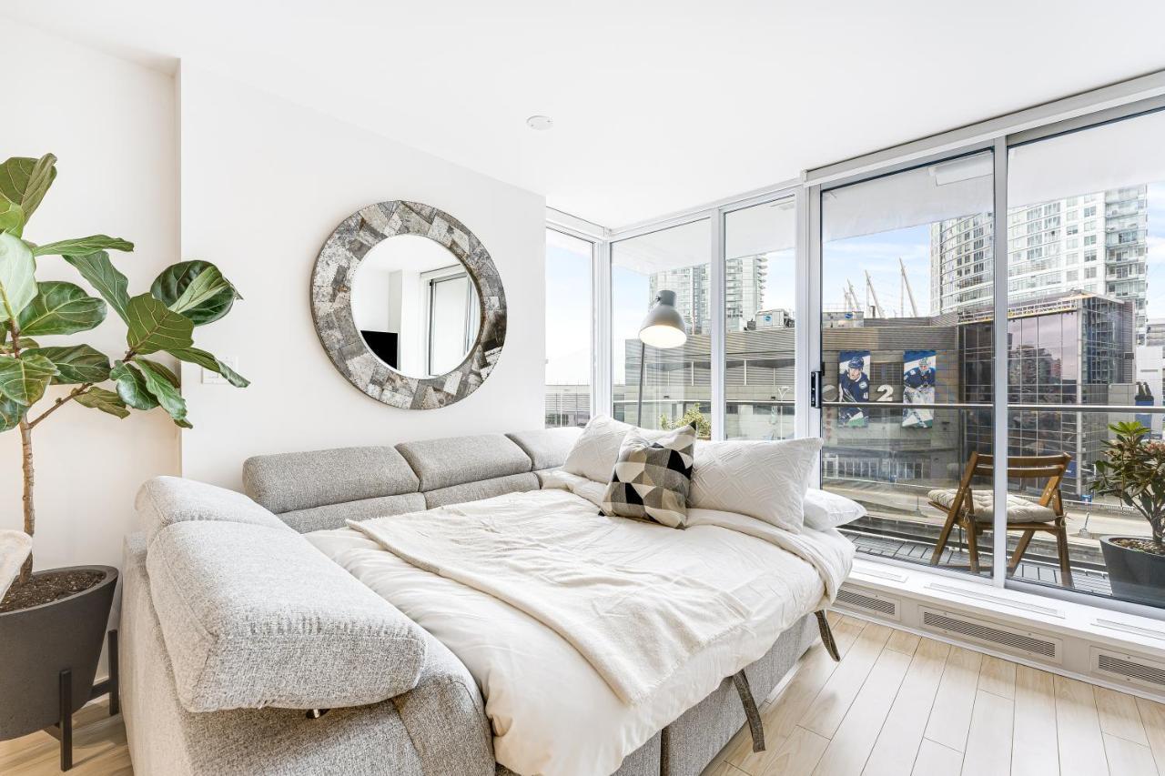 Heart Of Downtown 1 Bd Entire Condo - Pool, Gym, Parking, Office, Ac Vancouver Exterior photo